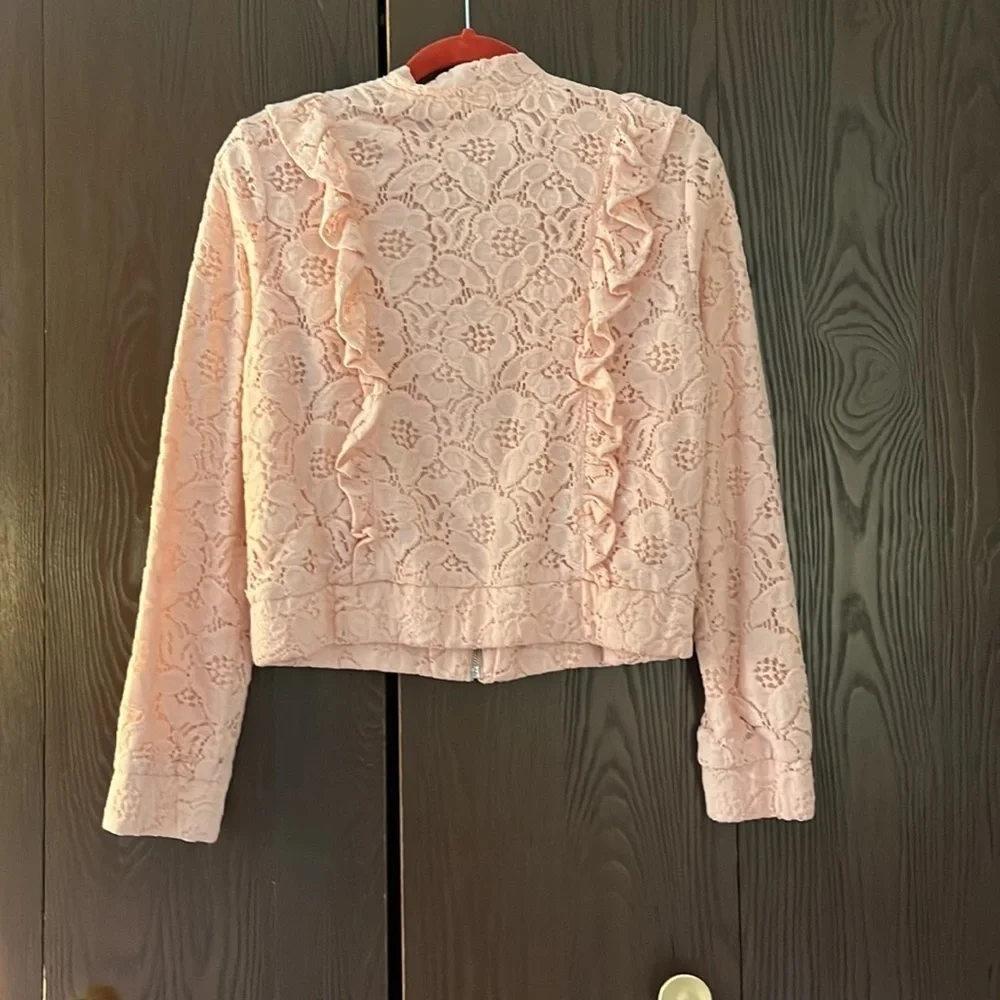 Jack by BB Dakota pale melon, crocheted jacket. Zipper front. Size Medium.